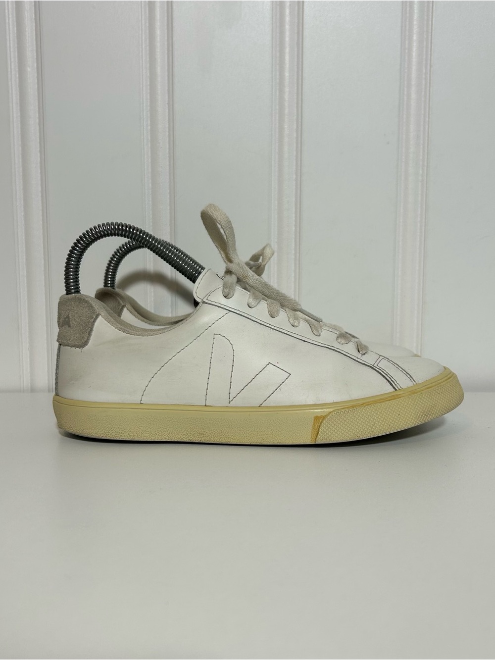 Veja esplar Leather Sneaker in White and Beige